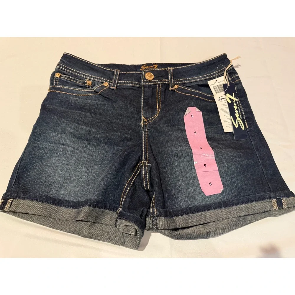Seven7 Womens Cuffed Denim Shorts Dark Wash Embroidered Pockets Blue Size 6 NWT